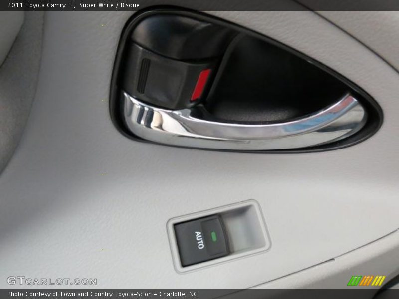 Super White / Bisque 2011 Toyota Camry LE