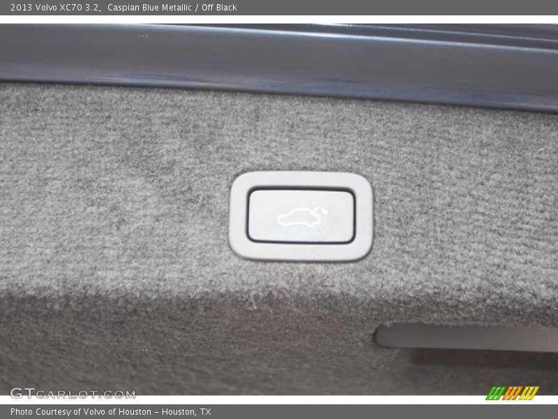 Caspian Blue Metallic / Off Black 2013 Volvo XC70 3.2