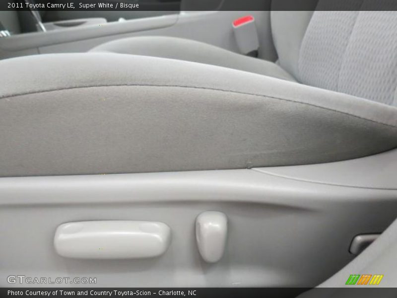 Super White / Bisque 2011 Toyota Camry LE