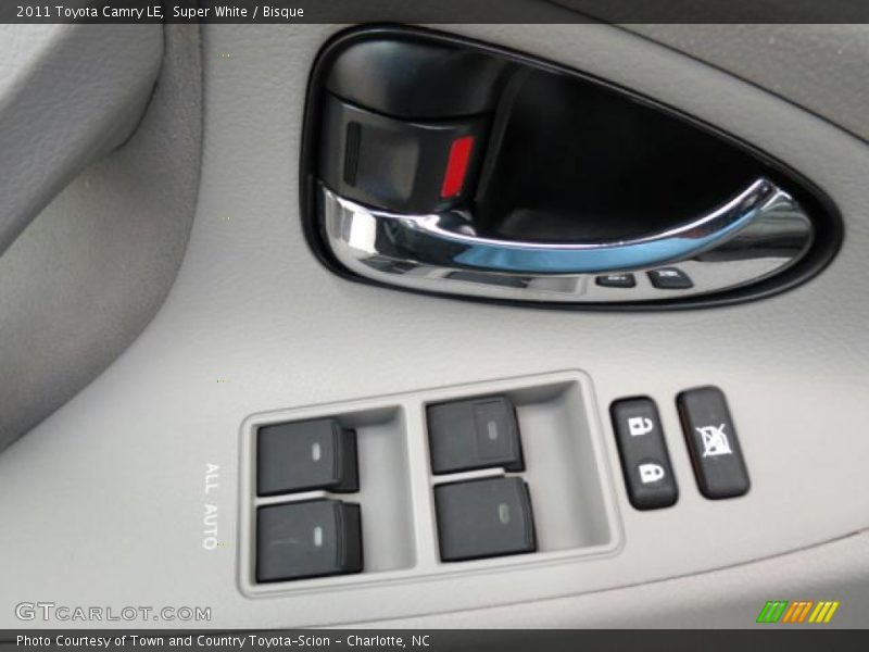 Super White / Bisque 2011 Toyota Camry LE