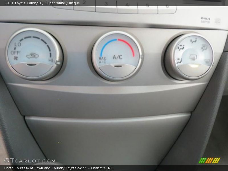 Super White / Bisque 2011 Toyota Camry LE