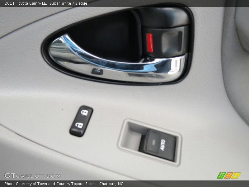 Super White / Bisque 2011 Toyota Camry LE