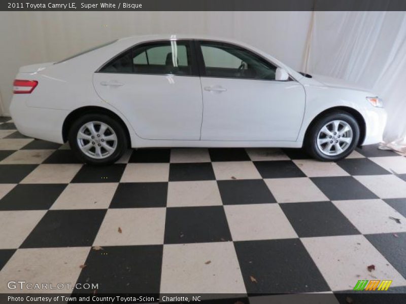 Super White / Bisque 2011 Toyota Camry LE