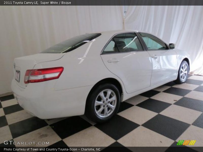 Super White / Bisque 2011 Toyota Camry LE