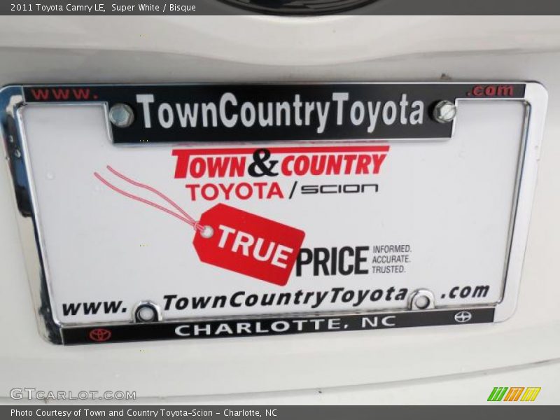 Super White / Bisque 2011 Toyota Camry LE