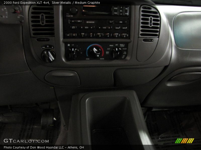 Silver Metallic / Medium Graphite 2000 Ford Expedition XLT 4x4