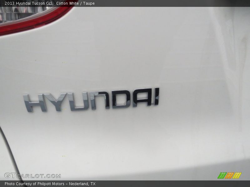 Cotton White / Taupe 2013 Hyundai Tucson GLS