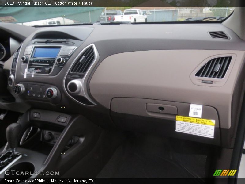 Cotton White / Taupe 2013 Hyundai Tucson GLS