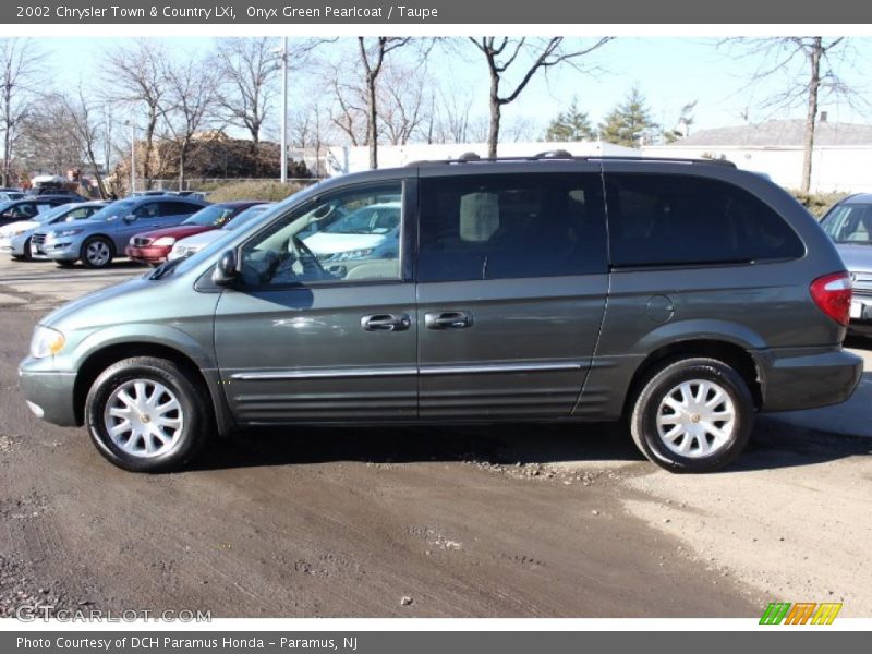 Onyx Green Pearlcoat / Taupe 2002 Chrysler Town & Country LXi