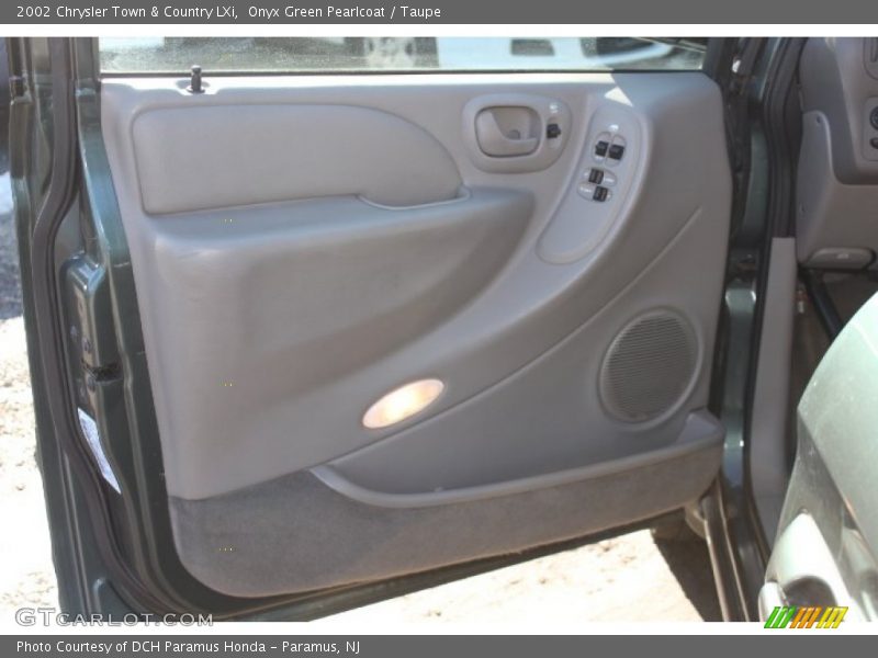 Onyx Green Pearlcoat / Taupe 2002 Chrysler Town & Country LXi