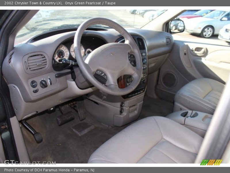 Onyx Green Pearlcoat / Taupe 2002 Chrysler Town & Country LXi
