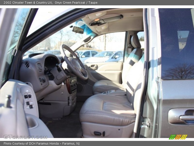 Onyx Green Pearlcoat / Taupe 2002 Chrysler Town & Country LXi