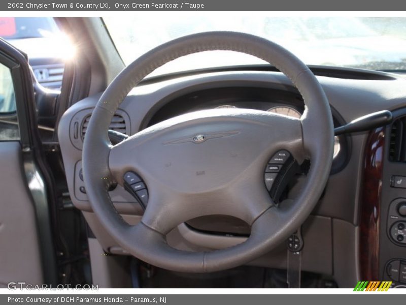 Onyx Green Pearlcoat / Taupe 2002 Chrysler Town & Country LXi