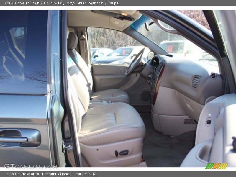 Onyx Green Pearlcoat / Taupe 2002 Chrysler Town & Country LXi