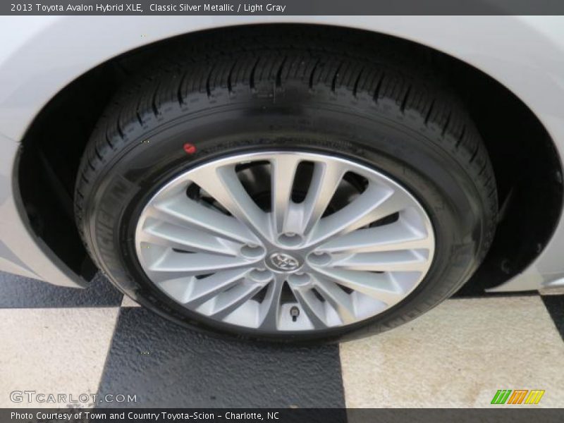 Classic Silver Metallic / Light Gray 2013 Toyota Avalon Hybrid XLE