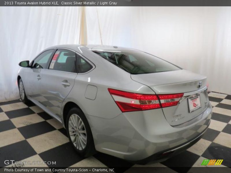 Classic Silver Metallic / Light Gray 2013 Toyota Avalon Hybrid XLE