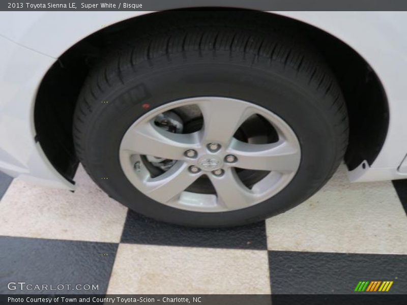 Super White / Bisque 2013 Toyota Sienna LE