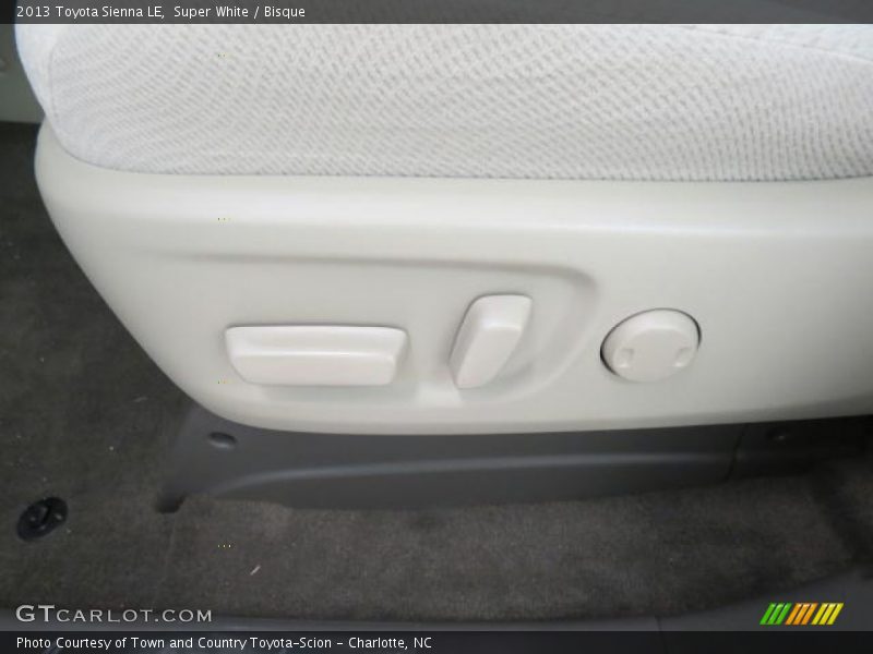 Super White / Bisque 2013 Toyota Sienna LE