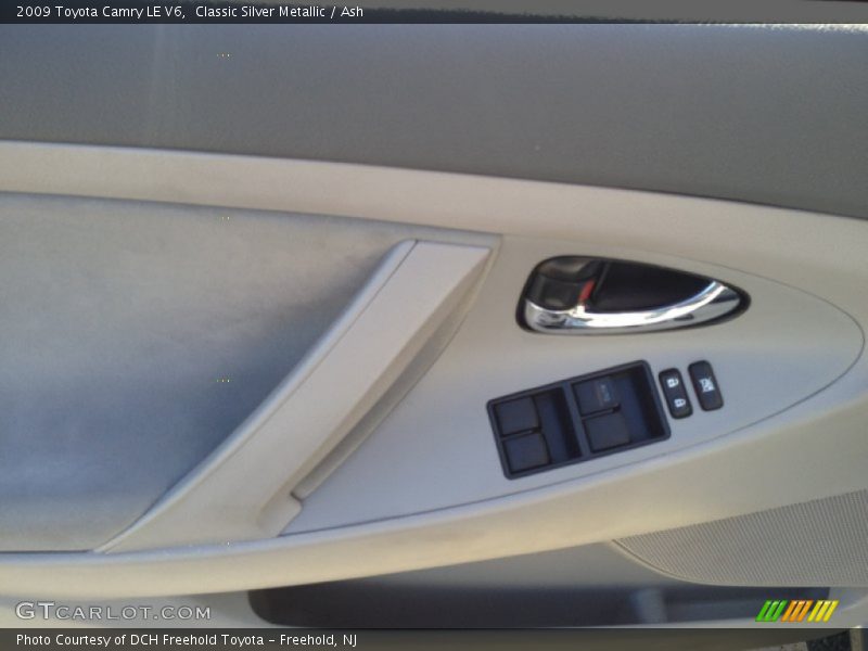 Classic Silver Metallic / Ash 2009 Toyota Camry LE V6