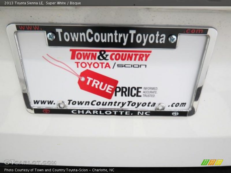 Super White / Bisque 2013 Toyota Sienna LE