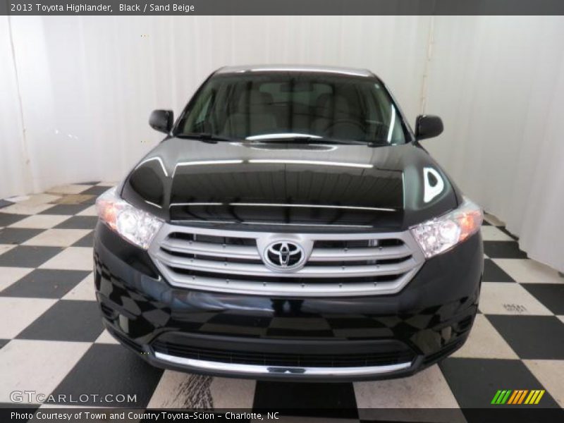 Black / Sand Beige 2013 Toyota Highlander