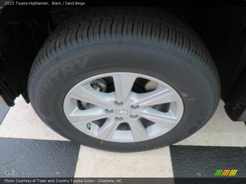 Black / Sand Beige 2013 Toyota Highlander