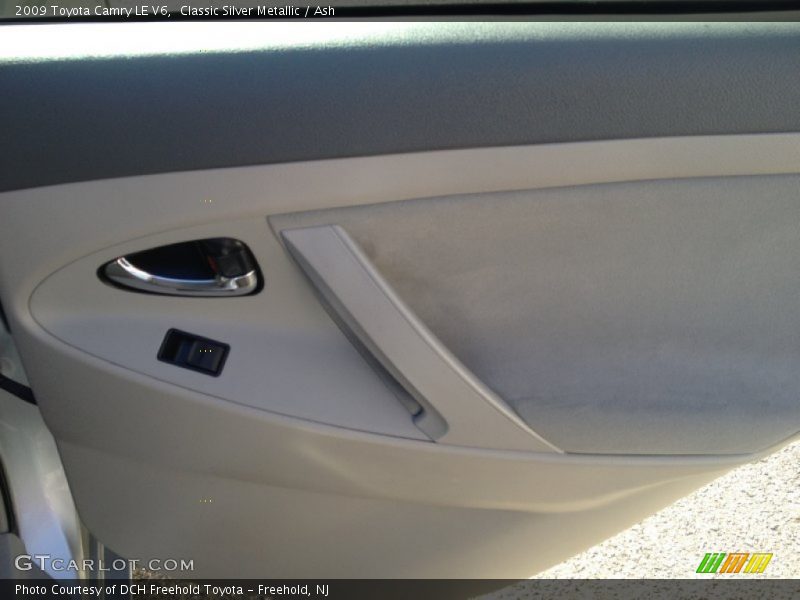 Classic Silver Metallic / Ash 2009 Toyota Camry LE V6