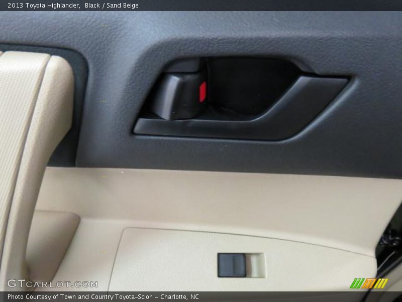 Black / Sand Beige 2013 Toyota Highlander