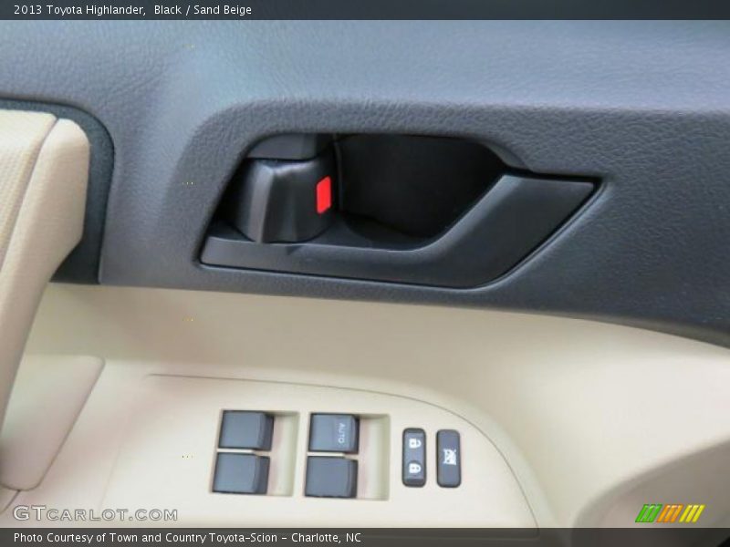 Black / Sand Beige 2013 Toyota Highlander
