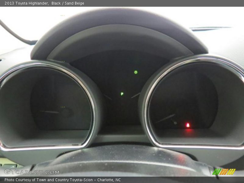 Black / Sand Beige 2013 Toyota Highlander