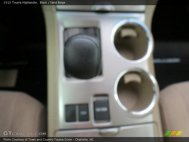 Black / Sand Beige 2013 Toyota Highlander