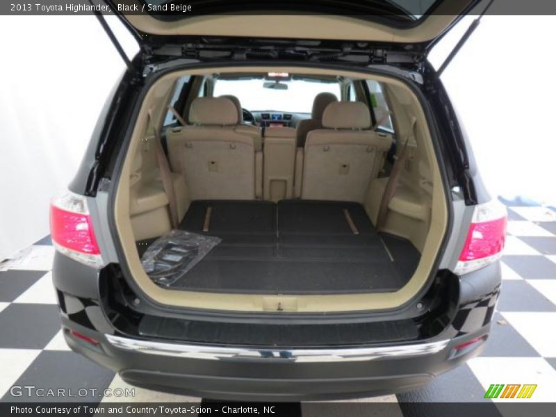 Black / Sand Beige 2013 Toyota Highlander