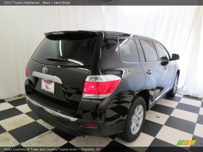 Black / Sand Beige 2013 Toyota Highlander