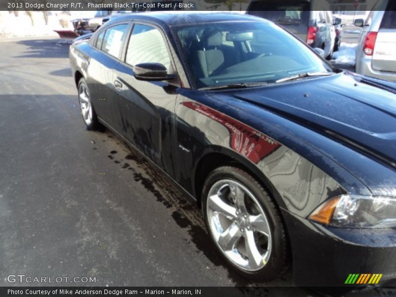 Phantom Black Tri-Coat Pearl / Black 2013 Dodge Charger R/T