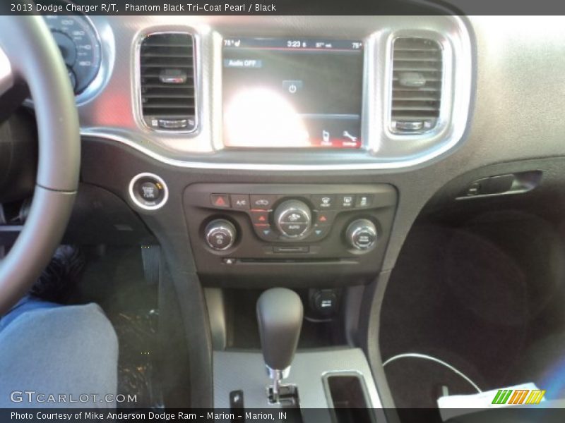 Phantom Black Tri-Coat Pearl / Black 2013 Dodge Charger R/T