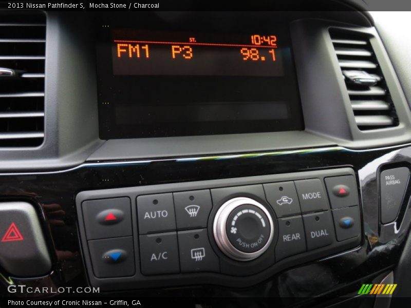 Controls of 2013 Pathfinder S