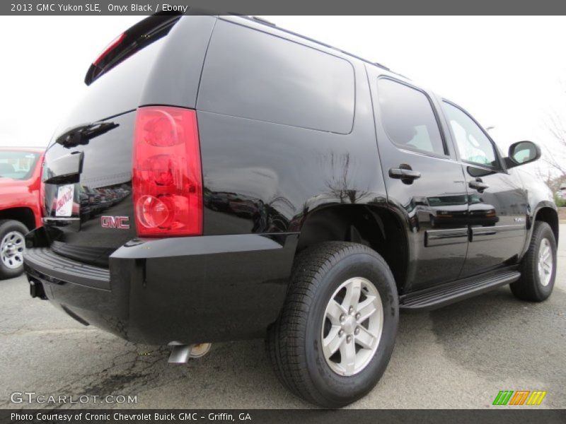 Onyx Black / Ebony 2013 GMC Yukon SLE