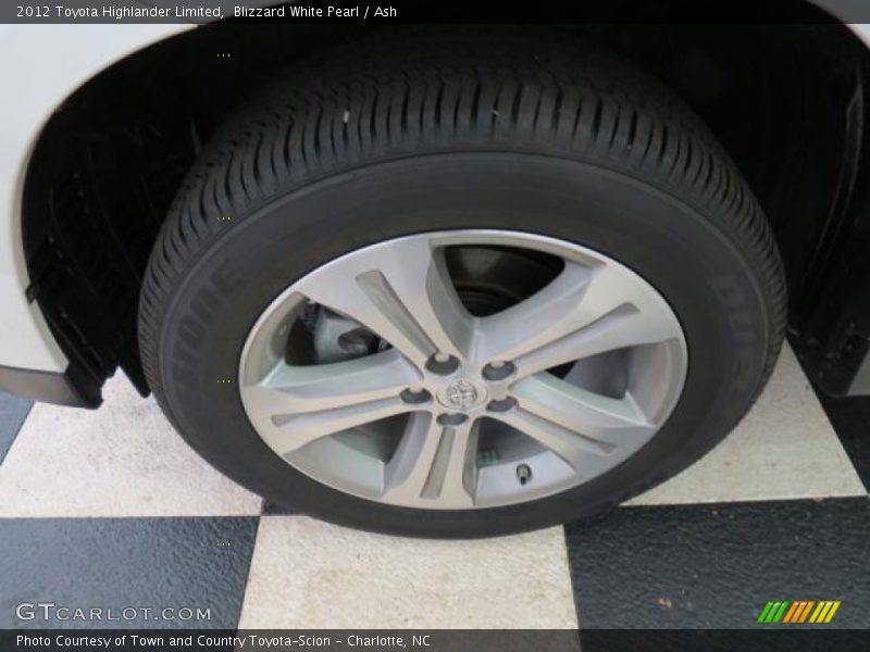 Blizzard White Pearl / Ash 2012 Toyota Highlander Limited