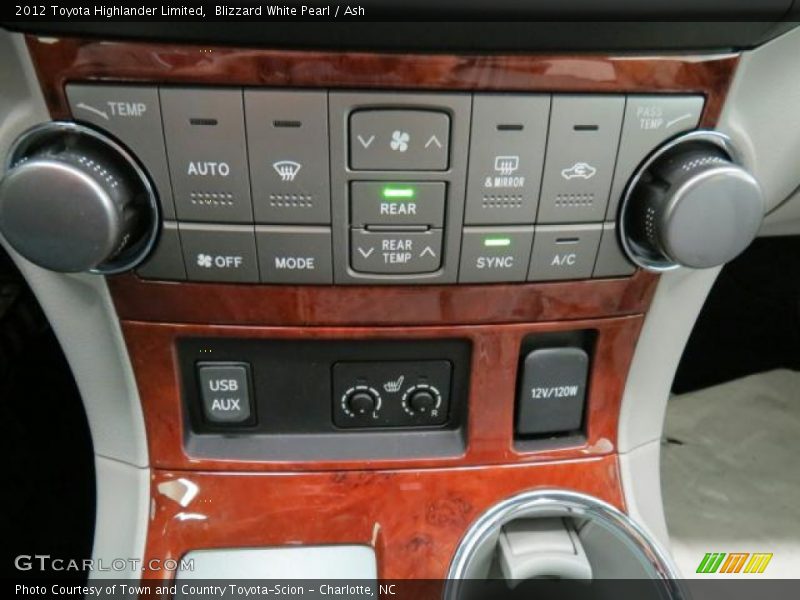 Blizzard White Pearl / Ash 2012 Toyota Highlander Limited