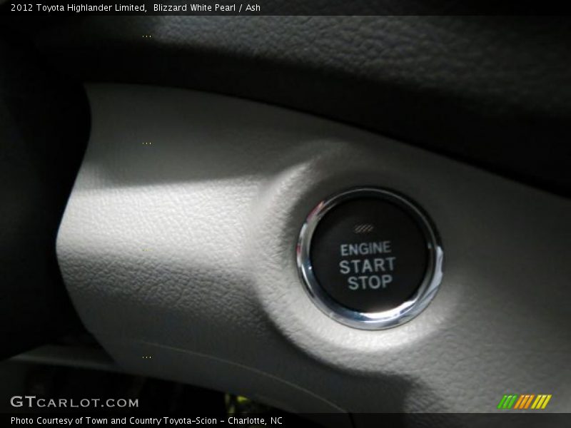 Blizzard White Pearl / Ash 2012 Toyota Highlander Limited