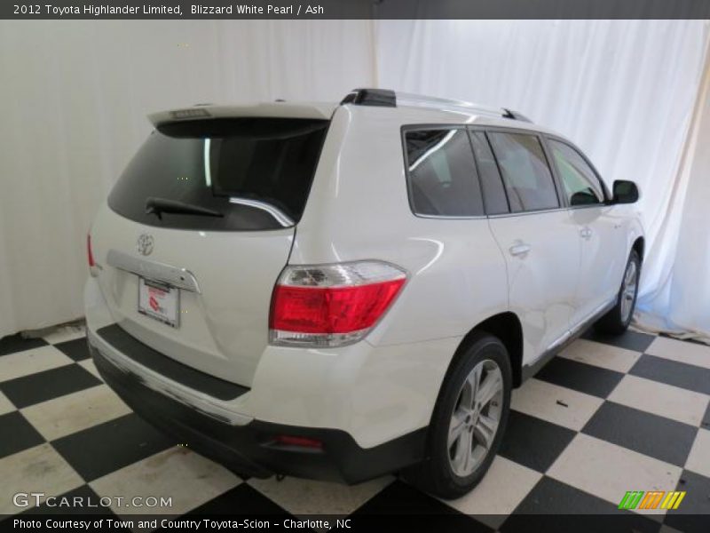 Blizzard White Pearl / Ash 2012 Toyota Highlander Limited