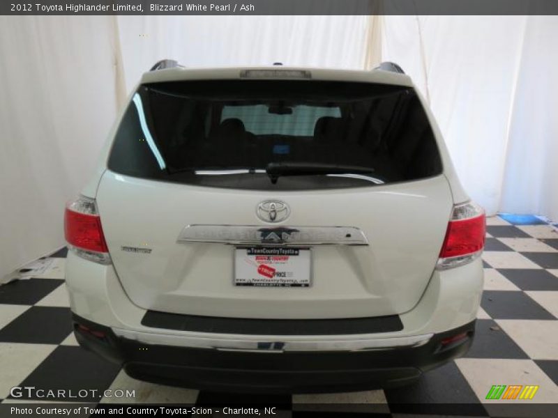 Blizzard White Pearl / Ash 2012 Toyota Highlander Limited