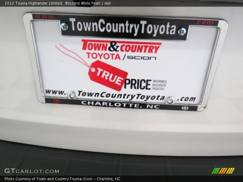 Blizzard White Pearl / Ash 2012 Toyota Highlander Limited