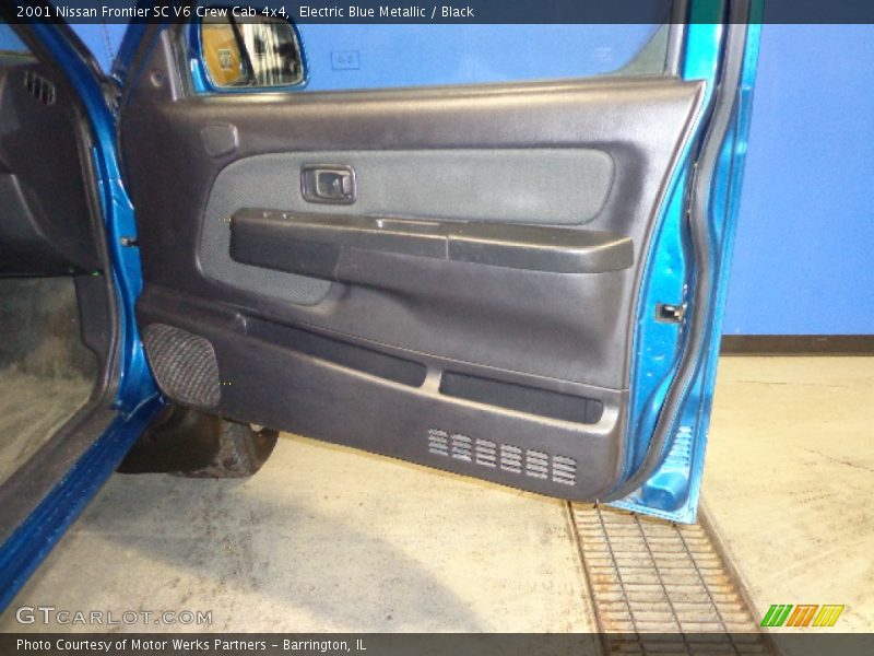 Electric Blue Metallic / Black 2001 Nissan Frontier SC V6 Crew Cab 4x4