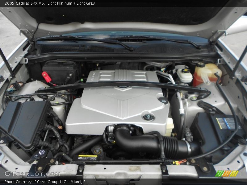 Light Platinum / Light Gray 2005 Cadillac SRX V6