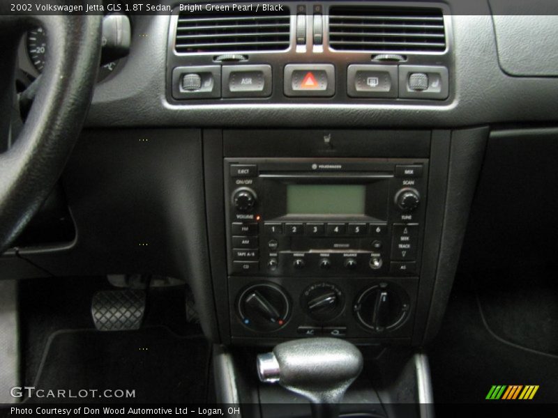 Bright Green Pearl / Black 2002 Volkswagen Jetta GLS 1.8T Sedan
