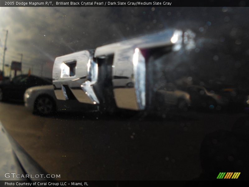 Brilliant Black Crystal Pearl / Dark Slate Gray/Medium Slate Gray 2005 Dodge Magnum R/T
