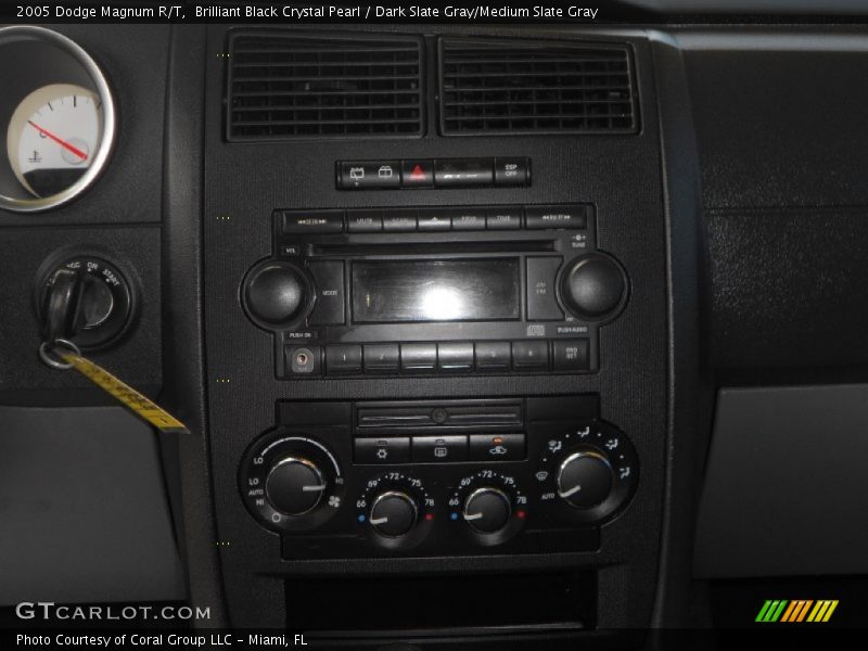 Brilliant Black Crystal Pearl / Dark Slate Gray/Medium Slate Gray 2005 Dodge Magnum R/T