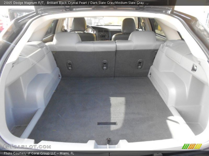 Brilliant Black Crystal Pearl / Dark Slate Gray/Medium Slate Gray 2005 Dodge Magnum R/T