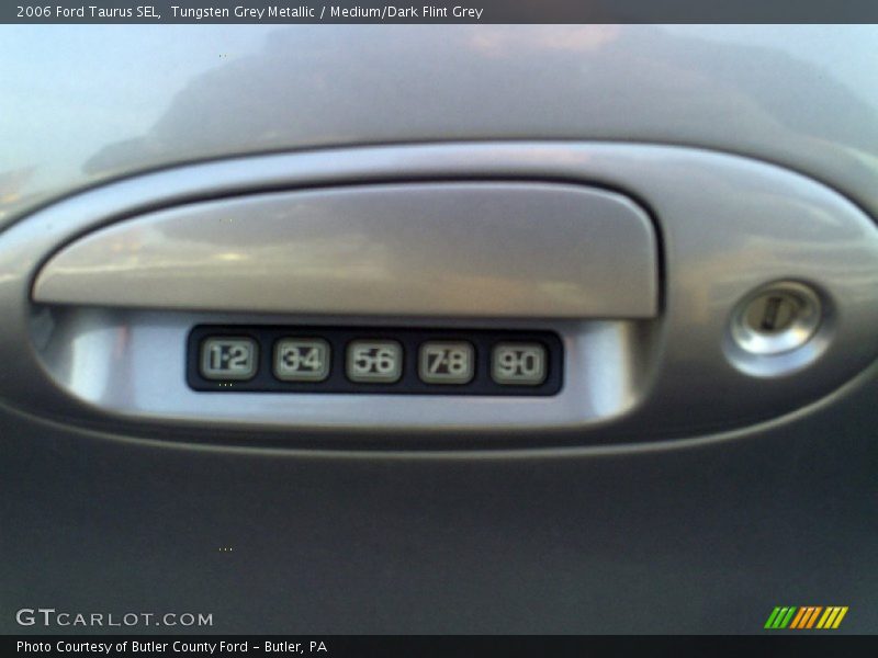 Tungsten Grey Metallic / Medium/Dark Flint Grey 2006 Ford Taurus SEL